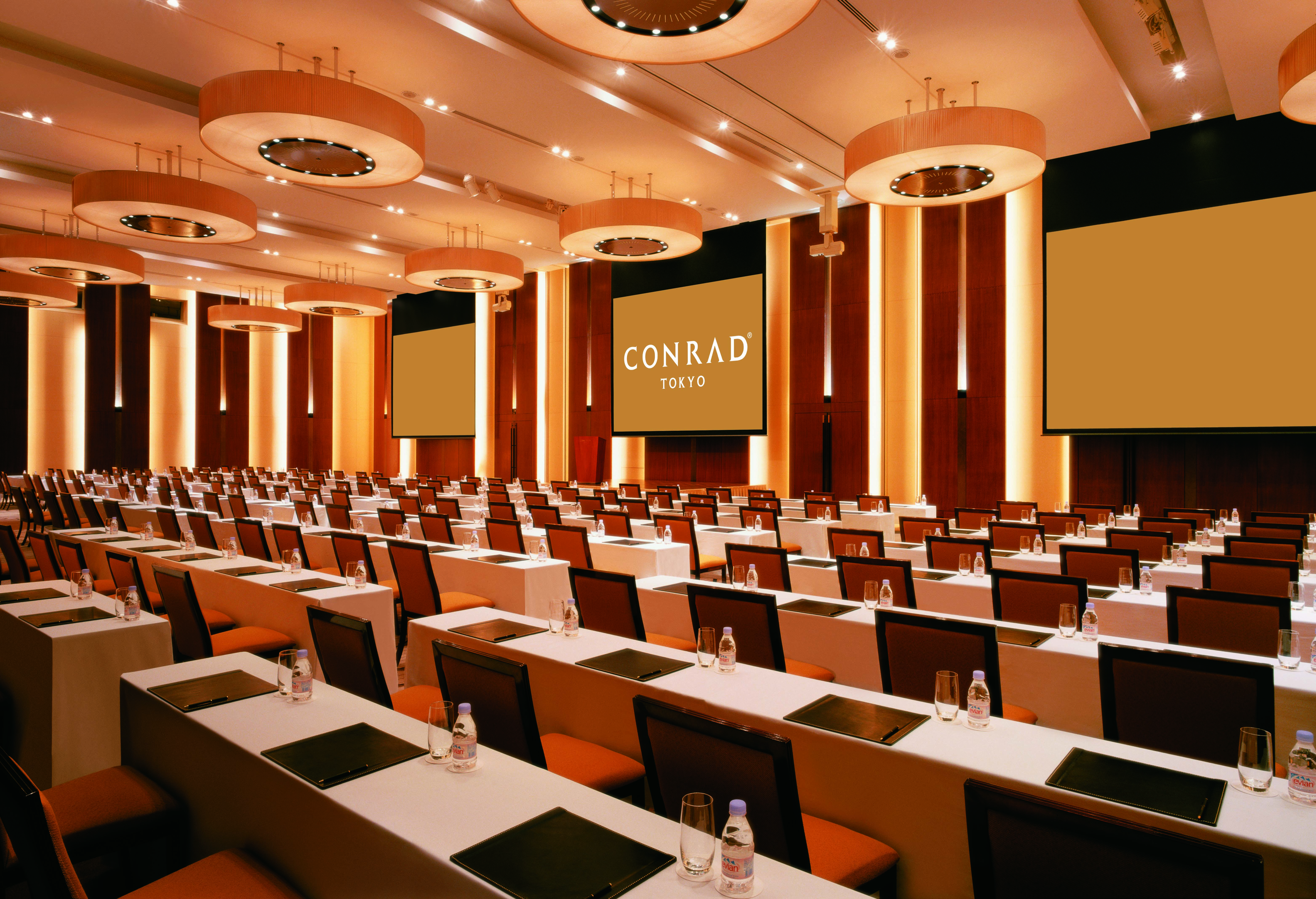 Conrad Tokyo Hotel Business photo